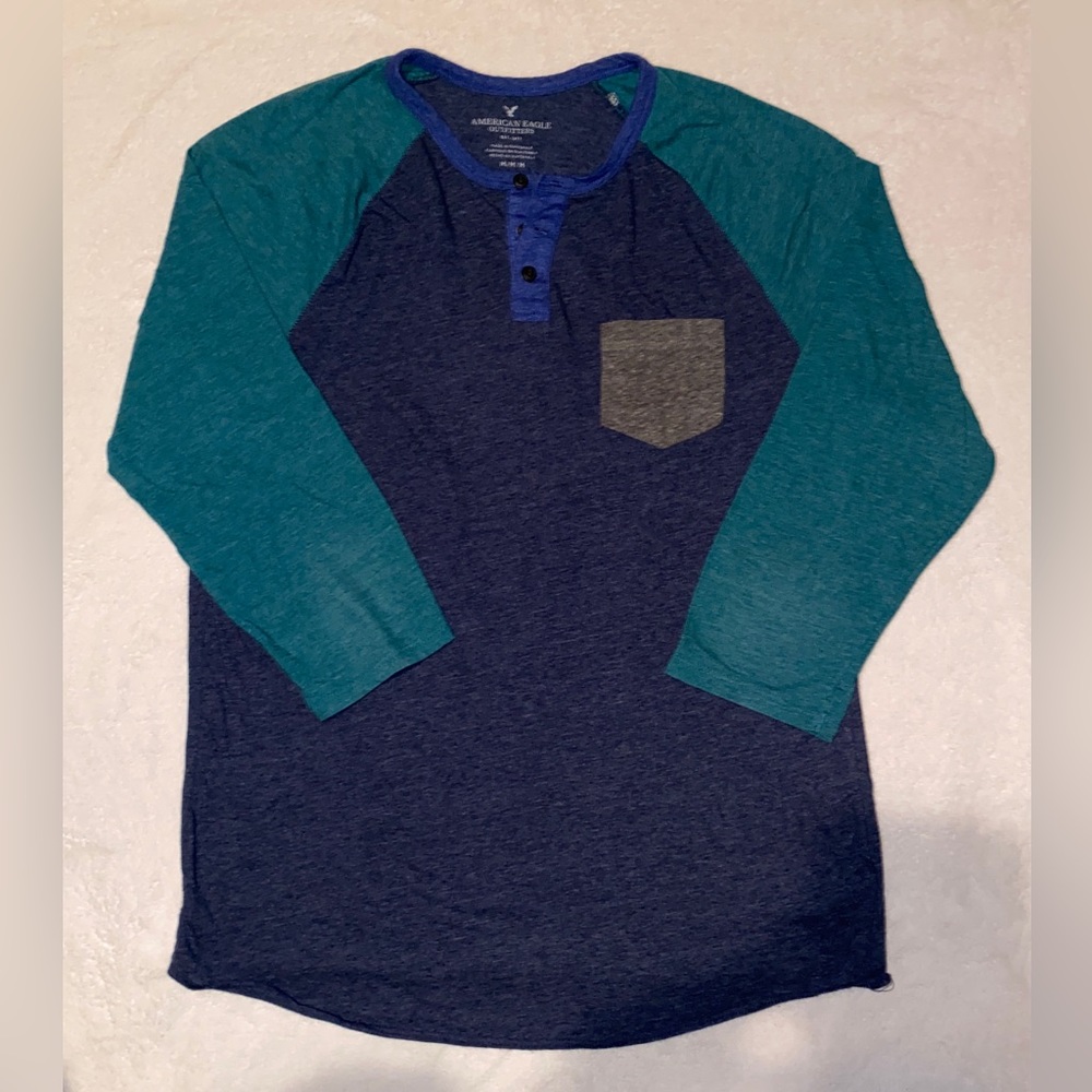 American Eagle 3/4 sleeve shirt